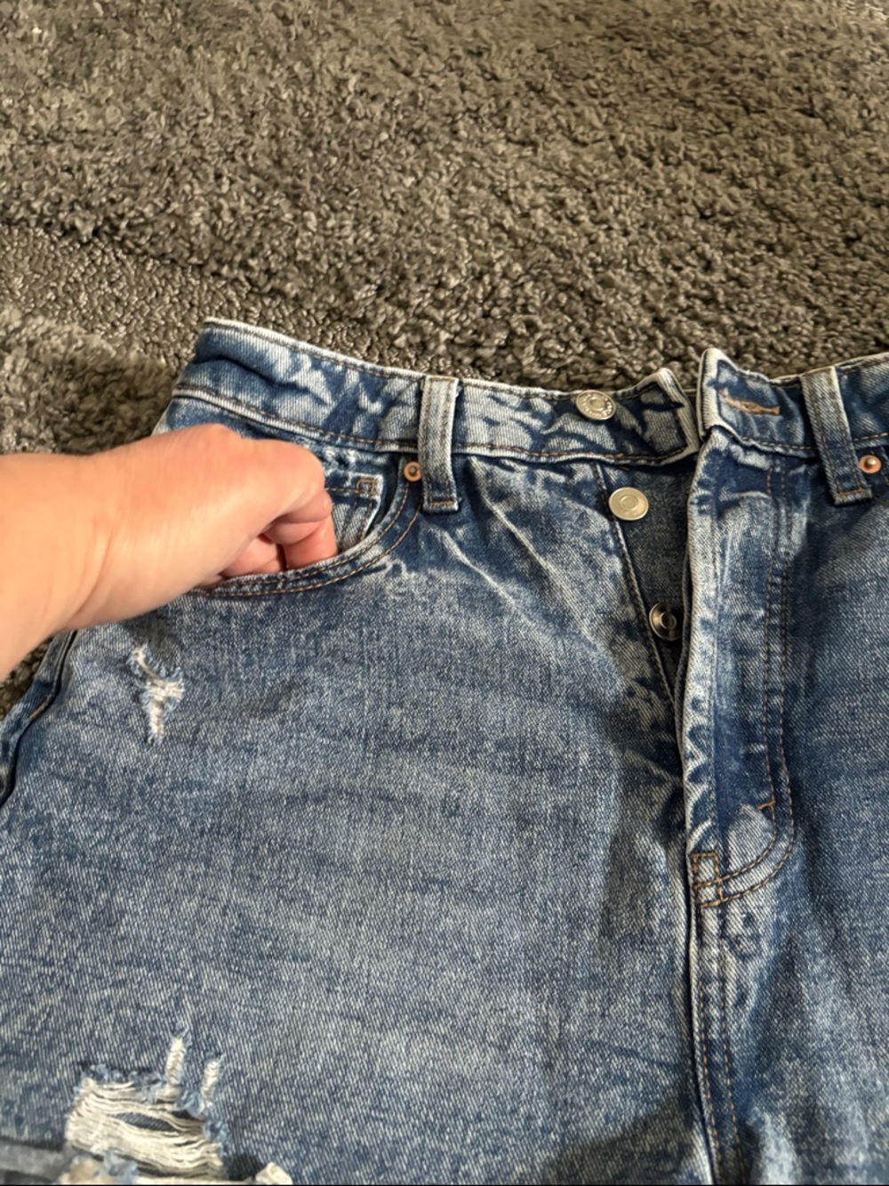 Wild Fable size 6 button down High-Rise Distressed Denim Shorts - Picture 4 of 11